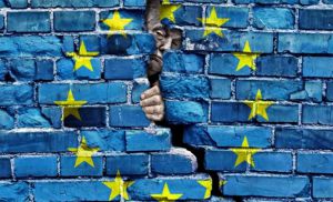 De locura en locura… La Unión Europea está desconcertada y fuera del tablero diplomático mundial
