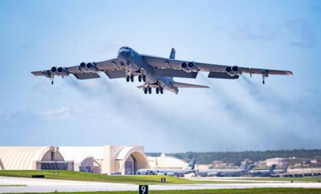 Hacia la 'tríada total': EE. UU. prepara toda su flota de B-52 y misiles ICBM para una escalada nuclear