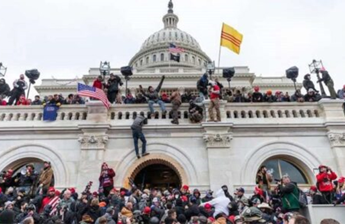 Los estadounidenses están listos para la guerra… contra el gobierno de Estados Unidos