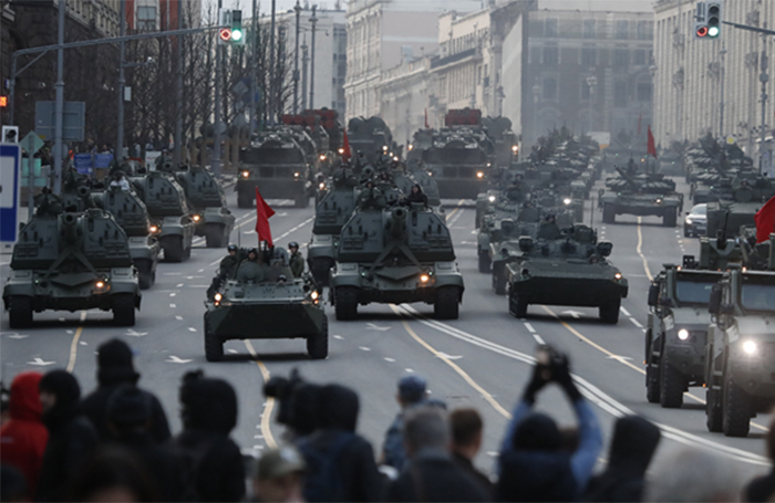 ¿Y si los yanquis no vienen? Muchas bravuconadas, pero según los analistas de EEUU, la UE no tendría capacidad militar para enfrentarse a Rusia