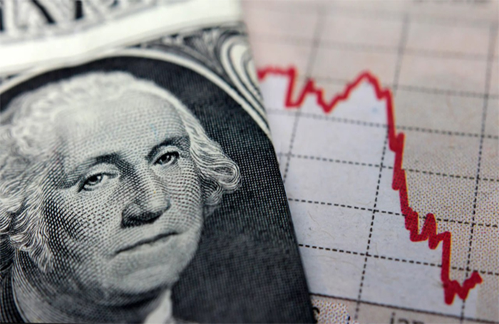 Noticias económicas: Caída del dólar: Una posibilidad teórica que se convierte en realidad. Análisis