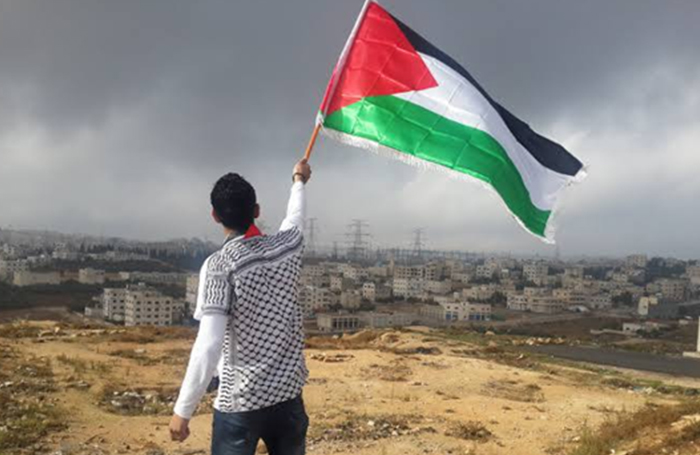 Los palestinos se enfrentan a las tropas invasoras israelíes mientras la escalada aumenta en todo Oriente Próximo. Análisis