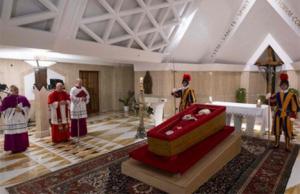 Tras la muerte del Papa Francisco… ¿Quién será el próximo Papa? ¿Una vuelta a la Tradición o una rendición total al globalismo?