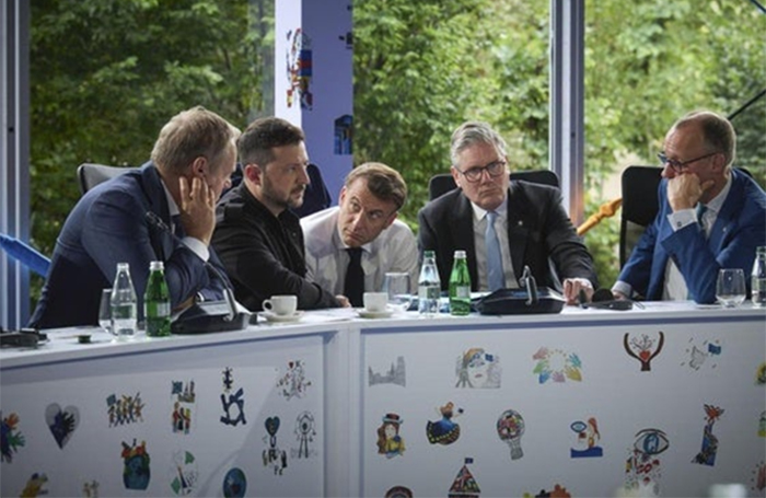 La resaca de las negociaciones de Estambul: ambiente de derrota en la cumbre de oligarcas europeos, que siguen ilusionados con la guerra. Análisis