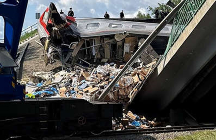 Zelensky vuelve al terrorismo horas antes de una nueva ronda de negociaciones: vuelan dos puentes para provocar catástrofes ferroviarias