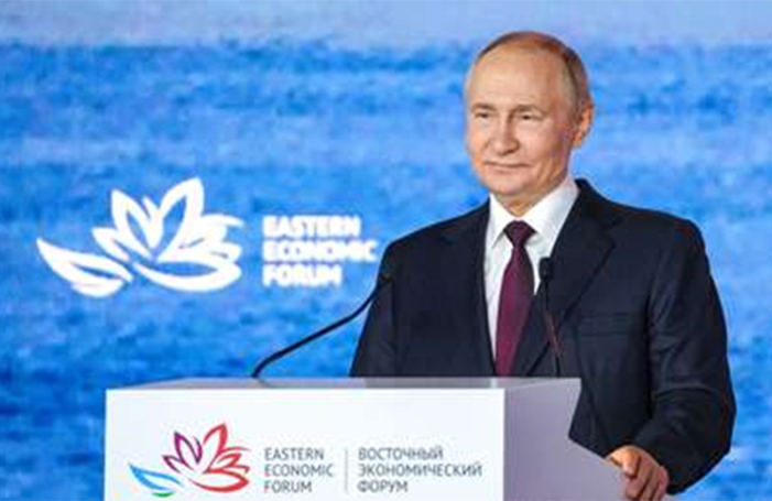 Putin contesta en el Foro Económico Oriental a la charlotada de Paris montada por Macrón y la Coalición de los “Puestos”. Análisis