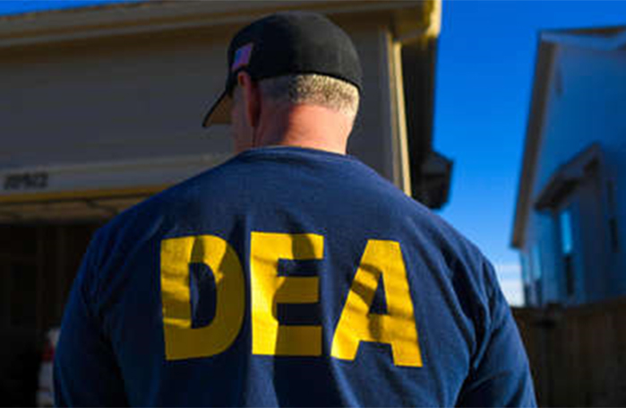 ¿La DEA era el cártel? La 'máscara' que facilitó su expulsión de Venezuela. EEUU asalta a un pesquero venezolano