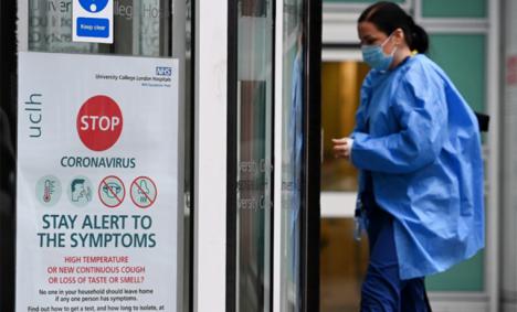 Reino Unido: El gobierno «oculta datos que podrían vincular la vacuna contra la COVID-19 con el exceso de muertes»