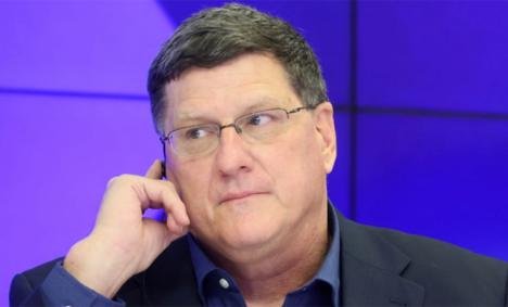 La persecución a Scott Ritter: El puño cerrado de la libertad