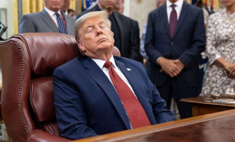 Trump sigue manteniendo una postura ambivalente respecto a la paz con Irán. Mientras tanto, siguen los enfrentamientos en el Golfo Pérsico