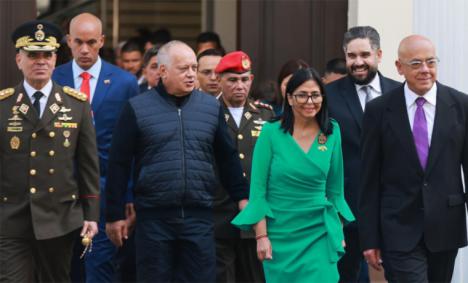 Delcy y Jorge Rodríguez, Vladimir Padrino, Yván Gil, Héctor Rodríguez, Indira Urbaneja y demás cobardes cuida-cargos ante el espejo de la historia