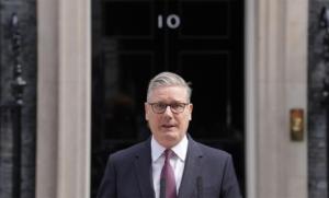 Crisis política en Gran Bretaña: el siniestro primer ministro Keir Starmer dimite entre cínicos sollozos… los que no tuvo por las niñas violadas
