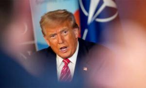El demente, mafioso, ridículo, corrupto y criminal Trump sigue amenazando a España sin que aquí le respondan con dignidad