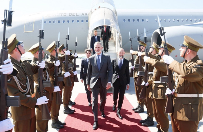 Felipe de Borbón alimenta la escalada bélica en su visita a los países Bálticos: más armas, más envío de tropas, más dinero que pagarán los españoles…