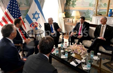El esperpento de Netanyahu en Washington: Soberanía y Sanciones bajo el Signo de la 'Paloma'