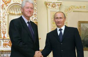 DOCUMENTOS DESCLASIFICADOS: la promesa de Clinton a Putin que quedó solo en palabras