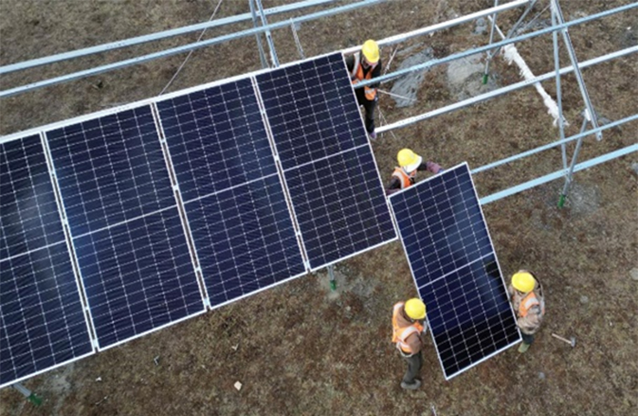 Noticias climáticas: Los paneles solares suben la temperatura y sólo recogen el 20% de la energía. El tema de la temperatura media