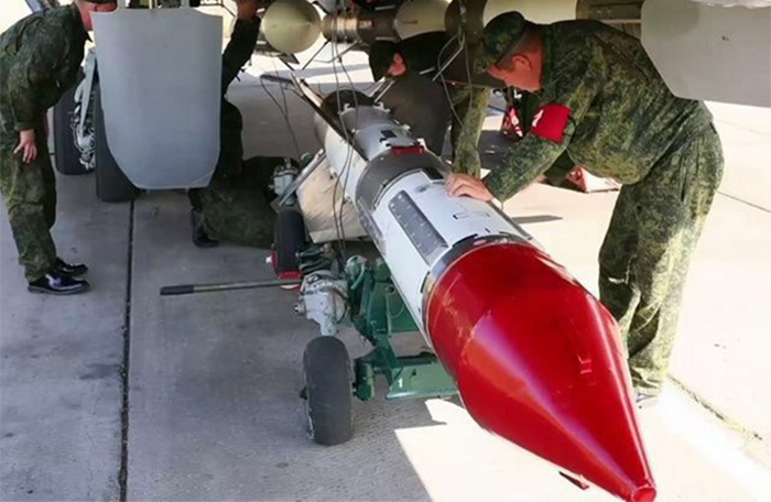 Los misiles aire-aire R-33S con ojivas nucleares han entrado en servicio en Rusia, y otras novedades en armamentos